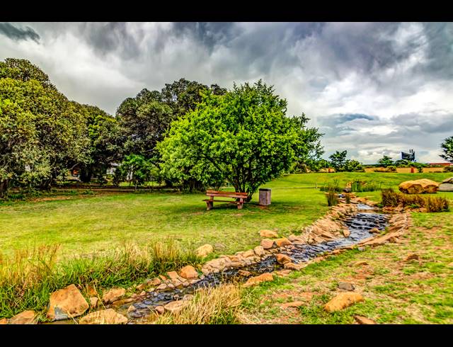 4 BEDROOM HOUSE FOR SALE IN HELDERFONTEIN ESTATE
